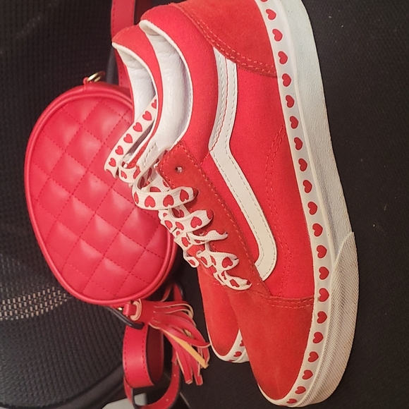 Vans - Picture 3 of 5